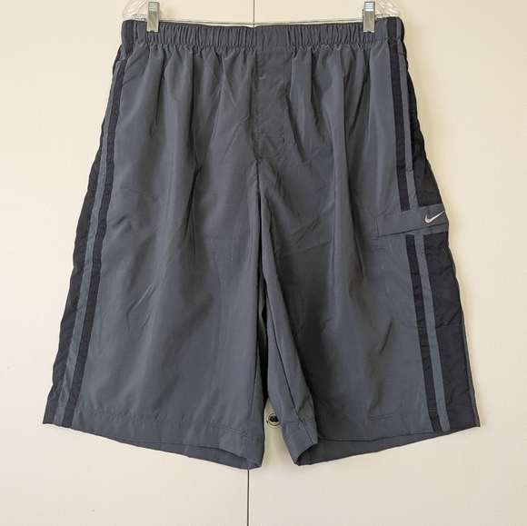 Nike Men's Board Shorts Size XL Gray Black - Picture 1 of 5